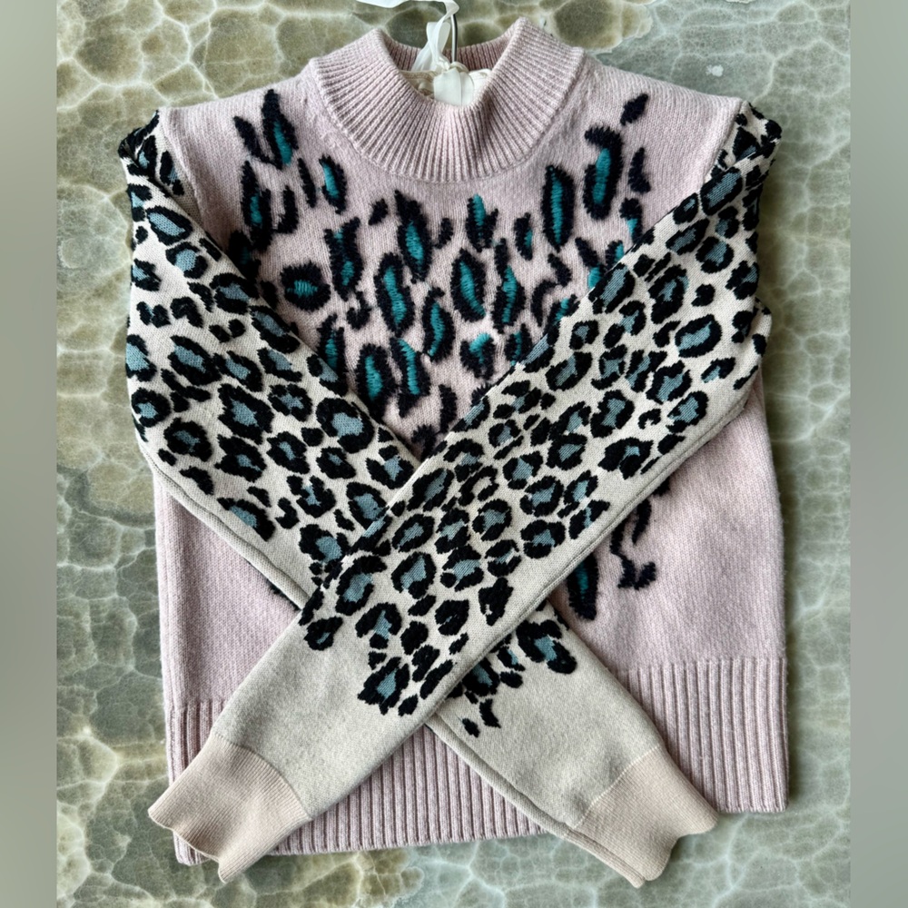 Kenzo Pink Leopard Sweater, size XS, warm and comfy! - Picture 13 of 16